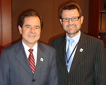 Brasiliens minister for videnskab og teknologi Sergio Rezende og Danmarks videnskabsminister Helge Sander drøftede et tættere samarbejde om forskning og ny teknologi på blandt andet klimaområdet. 