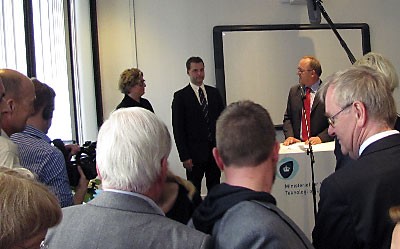 Permanent Secretary Uffe Toudal Pedersen addresses Charlotte Sahl-Madsen and Morten Østergaard. Among the attendees were Jens Oddershede, rector of the University of Southern Denmark and chairman of the Danish Rectors’ Conference, and Michael Christiansen, chairman of the Aarhus University board and head of the group of university chairmen.