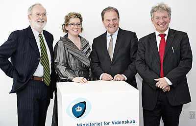 From left: Director Prof. Colin Carlile, ESS - Minister Ms. Charlotte Sahl-Madsen, Danish Ministry of Science, Technology and Innovation - Federal State Minister Dr. Wolfgang Heubisch, Bavarian State Ministry of Sciences, Research and the Arts - and Director Prof. Winfried Petry, FRM II. Photo: Søren Hytting.