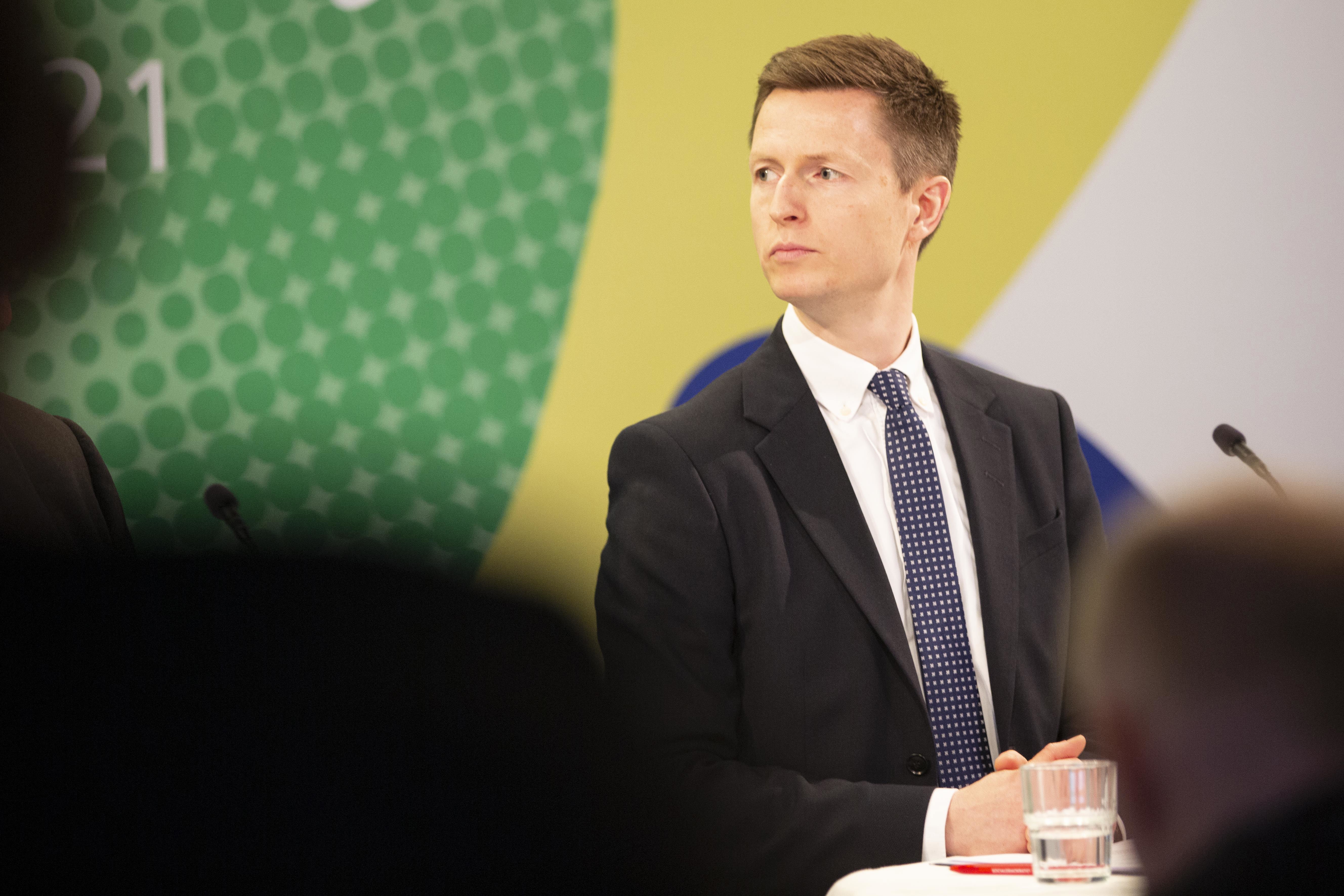 Uddannelses- og forskningsminister Jesper Petersen ved pressemødet om nyt NATO-center for kvanteteknologi