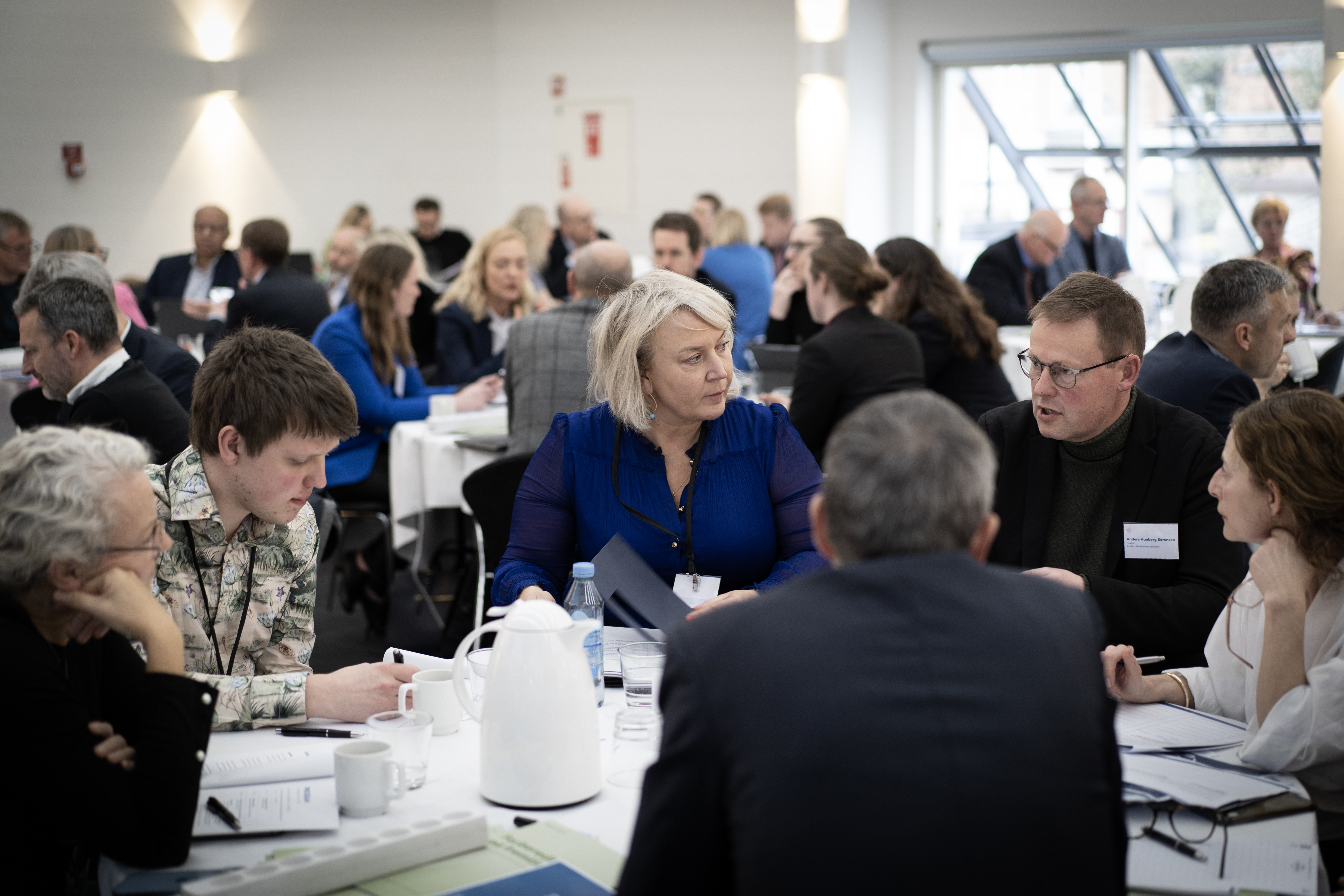 Borddrøftelser, bl.a. om hvordan vi skaber de bedste muligheder for, at man kan efter- og videreuddanne sig løbende gennem hele livet.